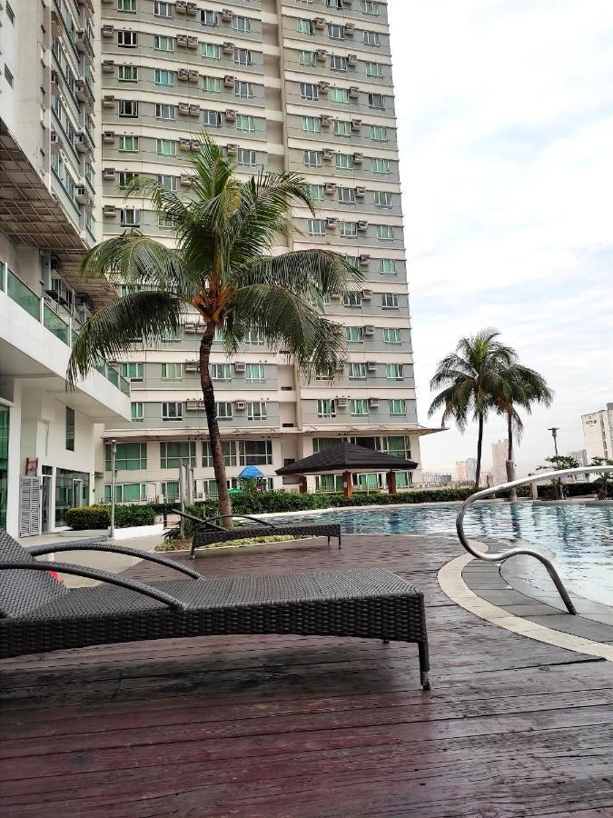 The Beacon Makati Manila Exterior photo