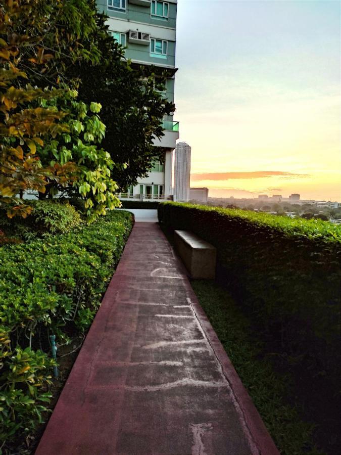 The Beacon Makati Manila Exterior photo